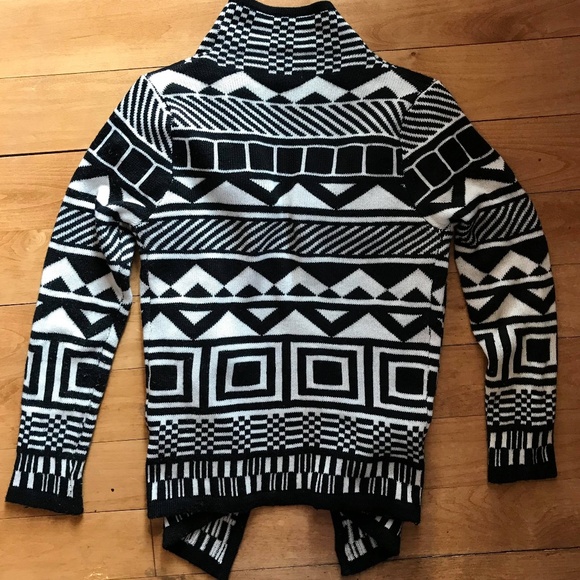 Azetc Sweater - Picture 4 of 5
